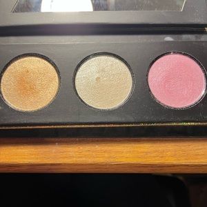 Kat Von D Metal Crush Highlighter Palette
